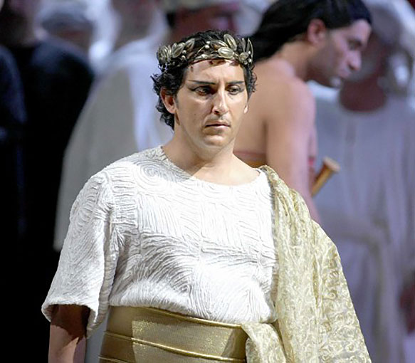 Jorge de León como Radamés
